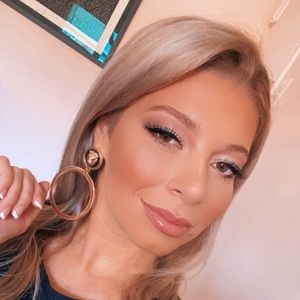 Meet your Posher, Irina